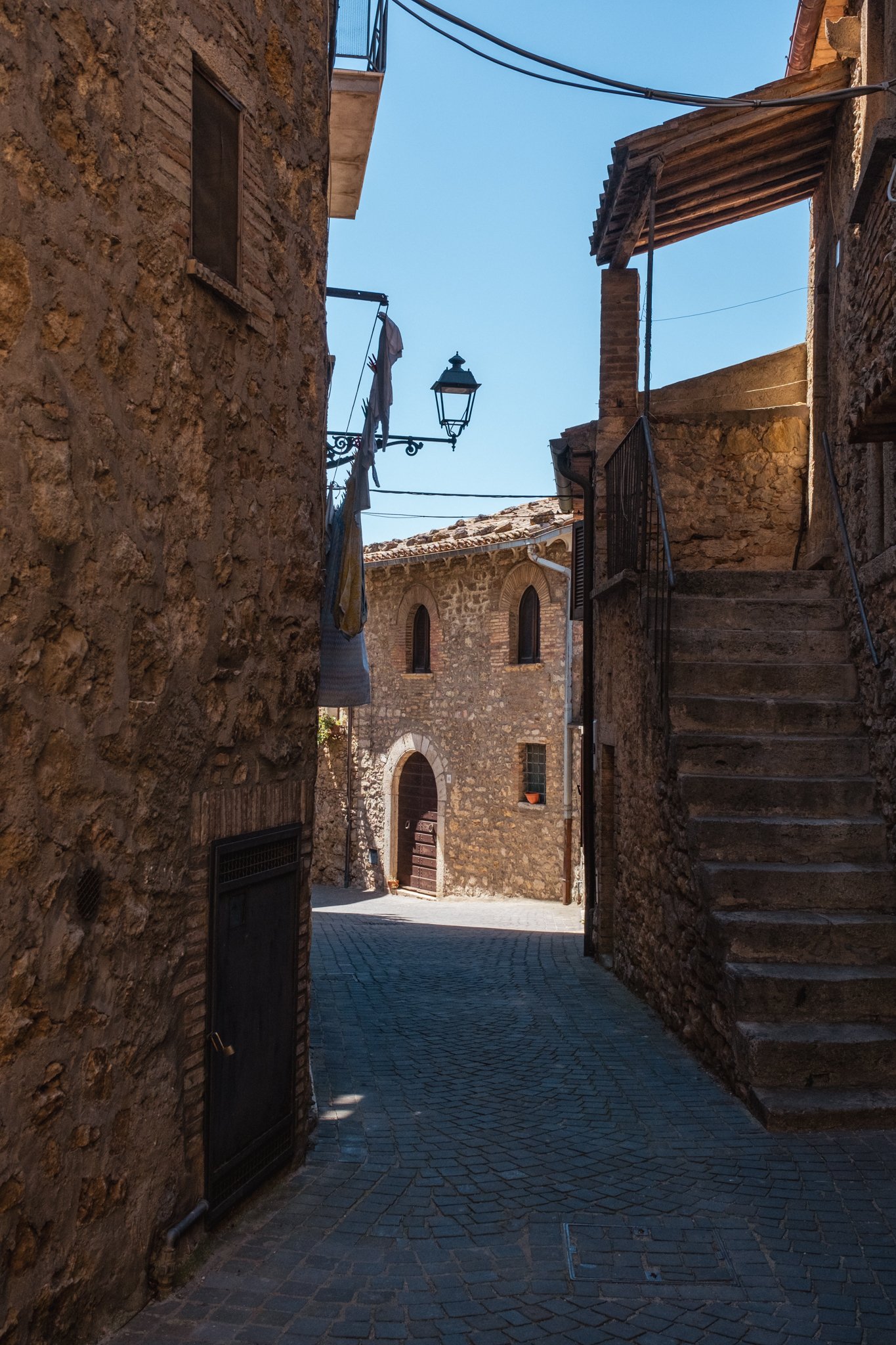 Scalinata e vicolo in Via Tortuosa